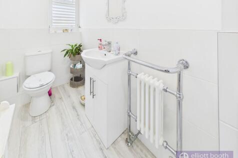 Downstairs Shower...