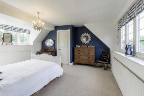 1 Knowle Hill, Hurley