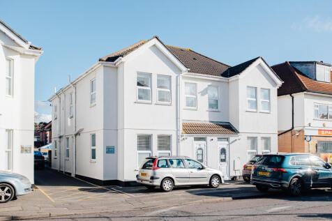 1 Bedroom Flat in BH1 4NF