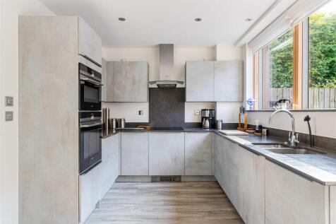 A16 - 18 Baltic Way Totnes - 250926.jpg