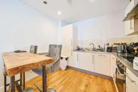 1309479-9-684c2b2...