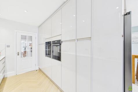 Presented by Robert at EweMove Bexleyheath and Dar