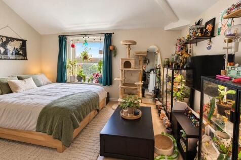 Flat in BN11 4DD