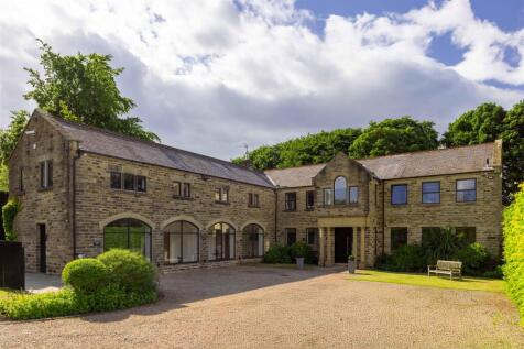 Enviably tucked away in the highly regarded village of Thorner, enjoying a rural and peaceful setting this stunning five bedroom family home boasts the best of contemporary living and high specificati