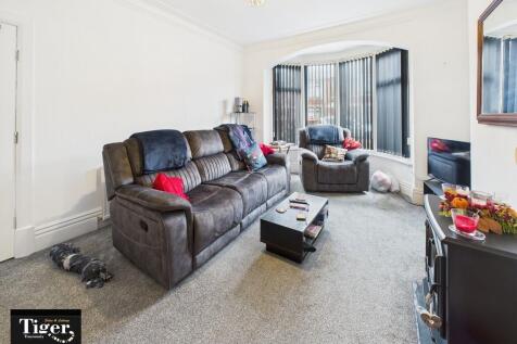 CAM02176G0-PR0747...