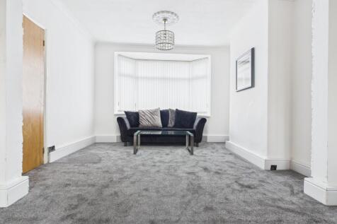 CAM03729G0-PR0172-STILL010