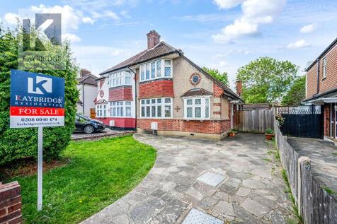 Walsingham Gardens, Epsom - KT19 0LZ