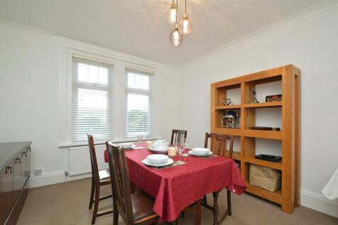 DiningRoom.jpg