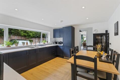 Kitchen/Dining