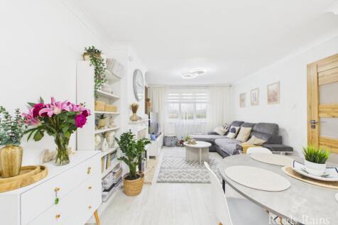 Sitting/Dining Room