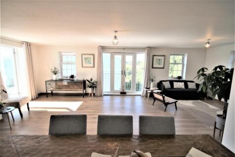Living Room c.JPG