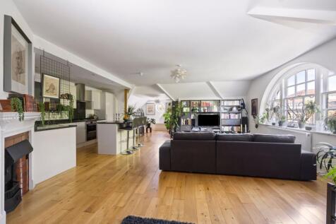 Kitchen / Sitting Room / Dining Room