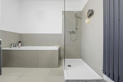 edited bathroom2.jpg