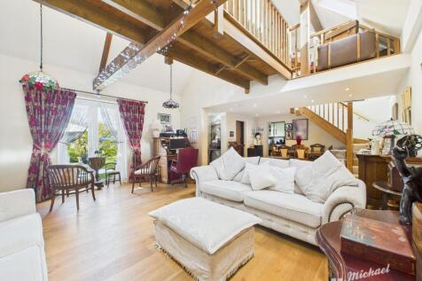 CAM02773G0-PR0357-STILL022