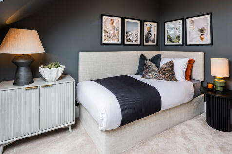 Redrow - The Lincoln - bed 3