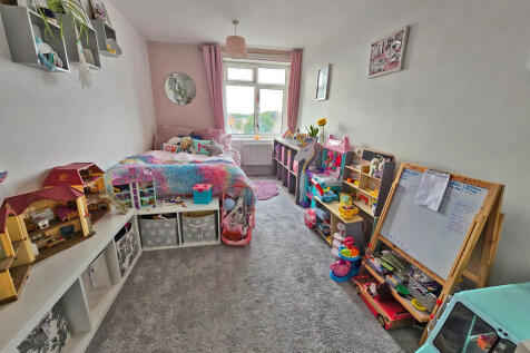 Second bedroom (2...