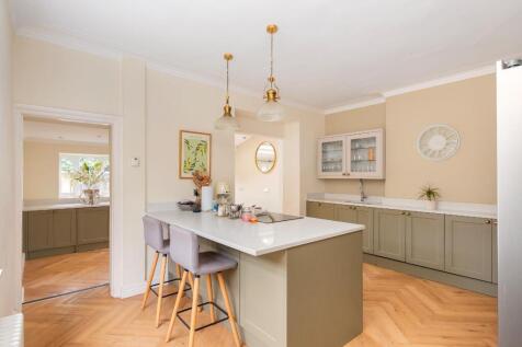 C1V0D5RFS - Kitchen E.jpg