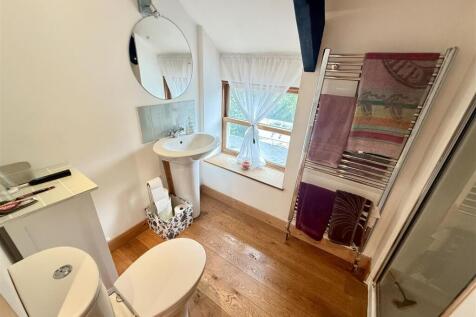 MAIN FRONT BEDROOM 1