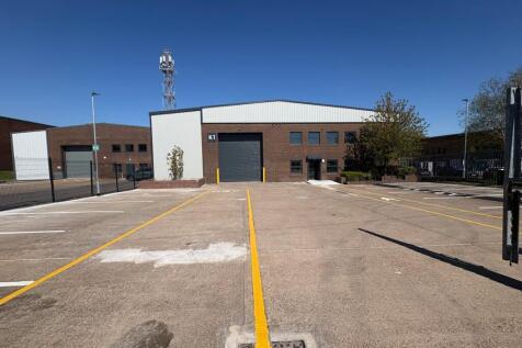 Distribution Warehouse to rent in morley