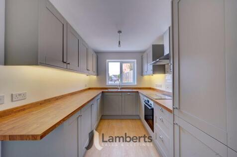 Fully Fitted Modern Kitchen