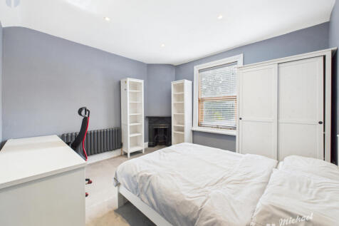 CAM03852G0-PR0425-STILL020