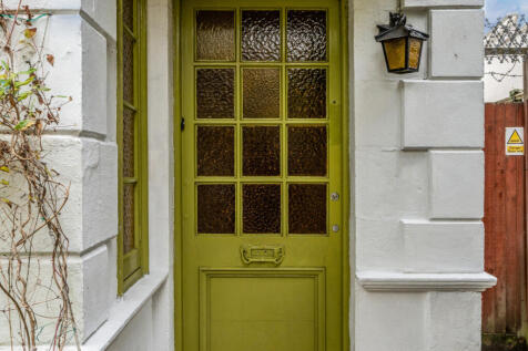 1368968-22-68efa1...