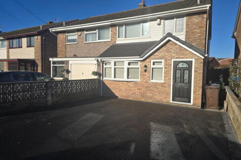 BEAUTIFULLY REFURBISHED 3 OR 4 BEDROOM SEMI DETACHED HOUSE - VIEWING IS A MUST!