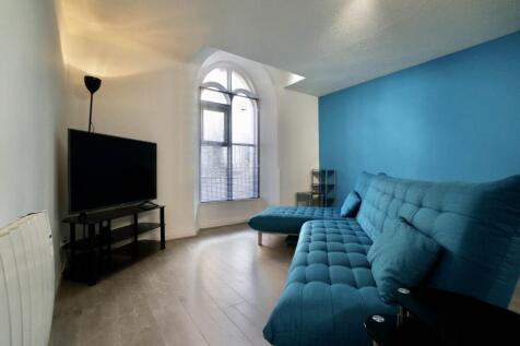 1 Bedroom Flat in LL57 1HE