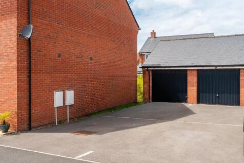 19 - parking and garage.jpg
