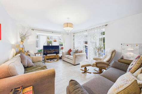 CAM02909G0-PR0507-STILL012