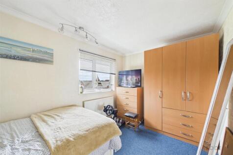 CAM01875G0-PR0416-STILL018.jpg