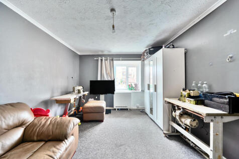 1316518-4-685d2be...