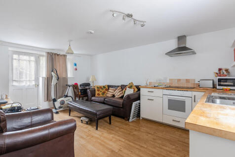 Annexe open plan ...