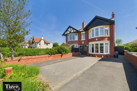 CAM02176G0-PR0579...