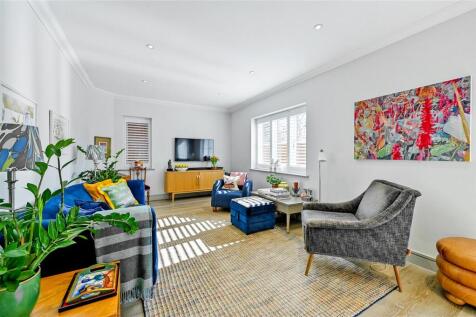 Sitting/Dining Room