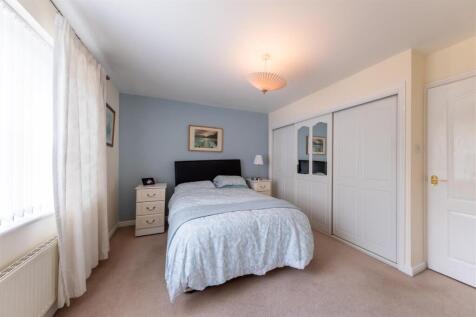 14 Trafalgar Close-017.JPG