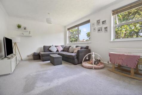 16 Eaton Court-003.JPG