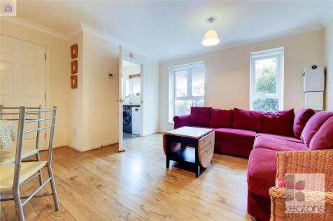 A two-bedroom apartment set in "Britannia Village" a quiet and much sought-after village style location in the heart of London's Royal Docks. Situated on the first floor of this purpose-built developm