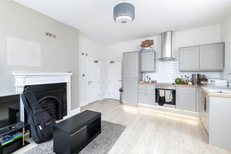 Lounge/Kitchen