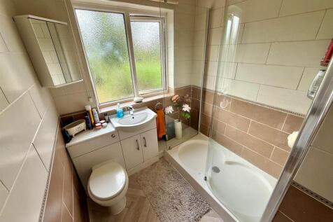 CC28 Shower.jpg