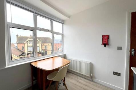 1 Bedroom Flat in CR0 4NG