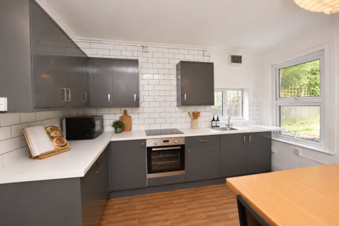 7 Bedroom Terraced in BS6 6ET
