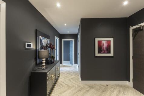 3 bed, 4 bath Apartment in Manchester - Photo 11