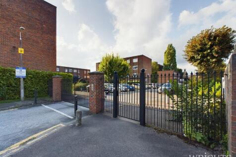 CAM02796G0-PR0185...