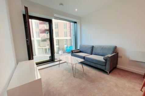 A practical one-bedroom apartment in Block B at Local Crescent, with integrated appliances and access to excellent on-site leisure facilities.