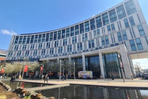 Kingsdene are delighted to offer this modern eighth floor two bedroom apartment in the prestigious Ability Penthouses development. Located above the Hilton hotel, the apartment is in close proximity t
