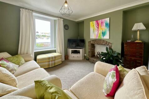 Lounge From Dining Area.JPG