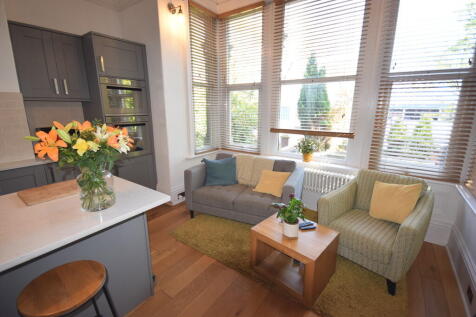 KITCHEN/DINER/FAM...