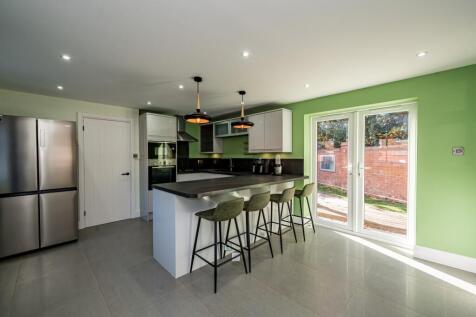 Kitchen Family Room