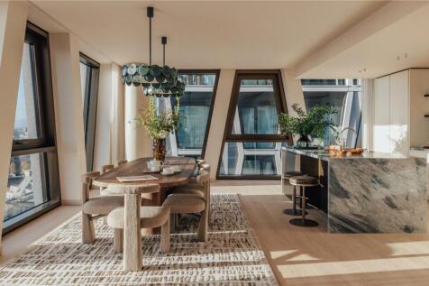 Kitchen/Dining Area